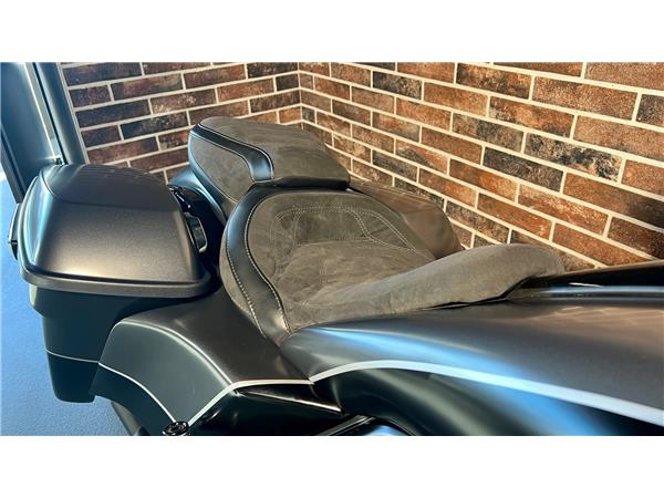 2019 harley-davidson FLHXS Street Glide Special 114