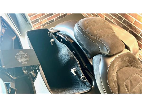 2019 harley-davidson FLHXS Street Glide Special 114