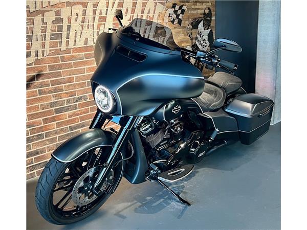 2019 harley-davidson FLHXS Street Glide Special 114