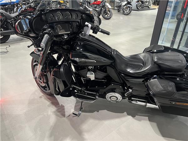 2016 HARLEY-DAVIDSON STREET GLIDE CVO