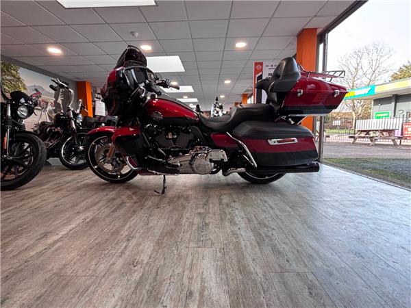 2025 HARLEY-DAVIDSON TOURING FLHXU STREET GLIDE ULTRA