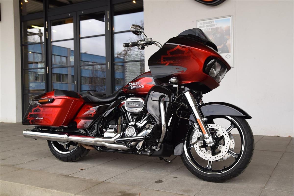 FLTRKSE Road Glide ST-Style