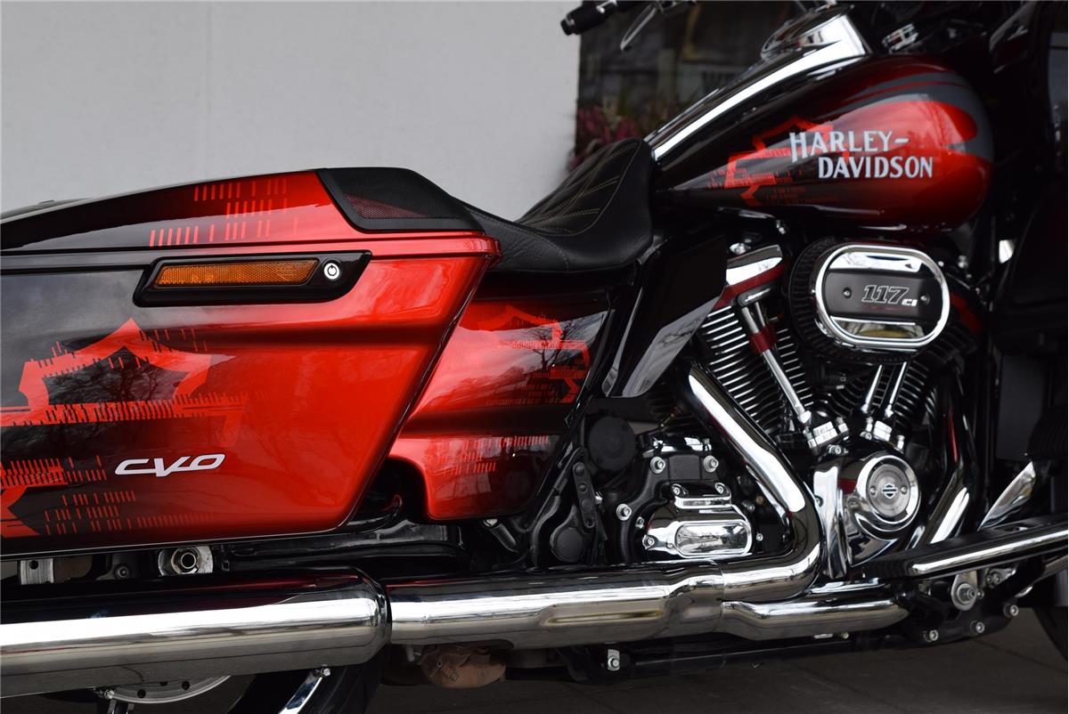 FLTRKSE Road Glide ST-Style