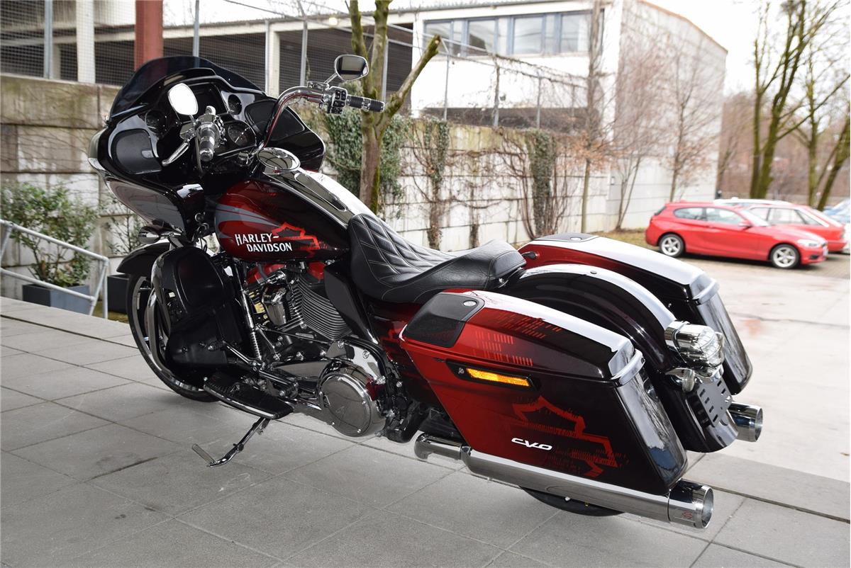 FLTRKSE Road Glide ST-Style