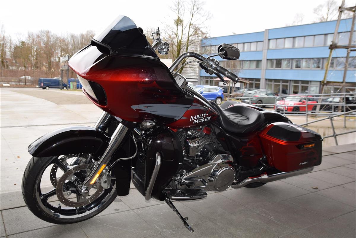 FLTRKSE Road Glide ST-Style