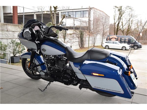 FLTRXS Road Glide Special