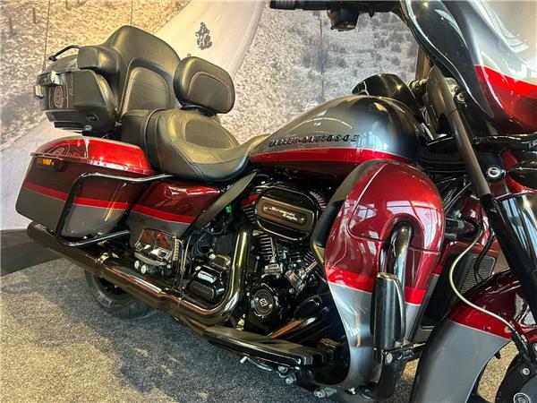 2019 Harley-Davidson FLHTKSE CVO Ultra Limited