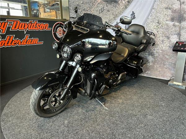 2021 Harley-Davidson FLHTK ULTRA LIMITED Vivid Black Blacked Out