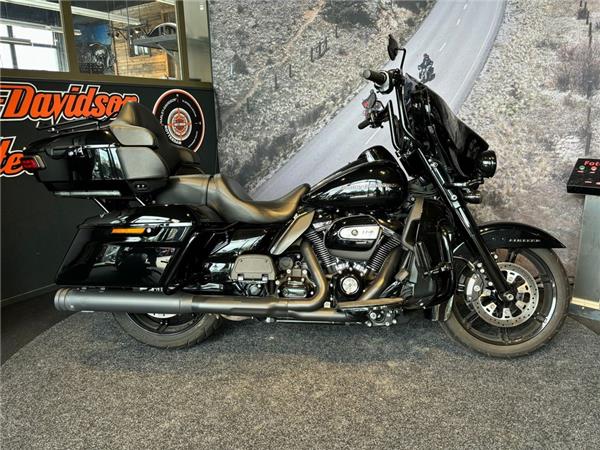 2021 Harley-Davidson FLHTK ULTRA LIMITED Vivid Black Blacked Out