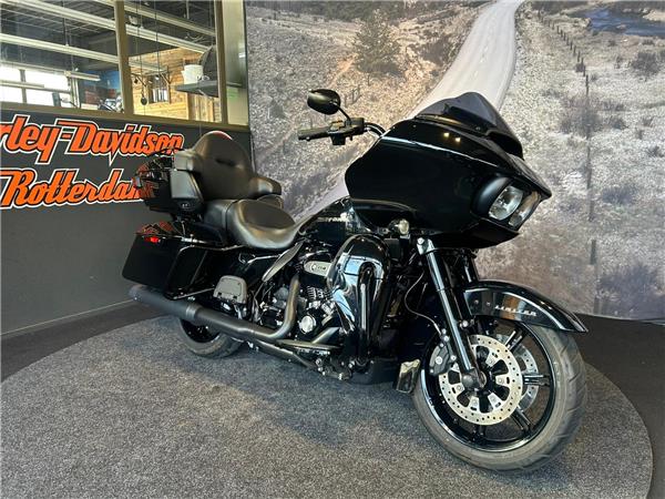 2021 Harley-Davidson FLTRK ROAD GLIDE LIMITED Vivid Black Blacked Out