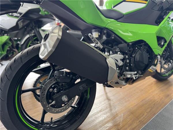 2025 KAWASAKI NINJA 500 SE
