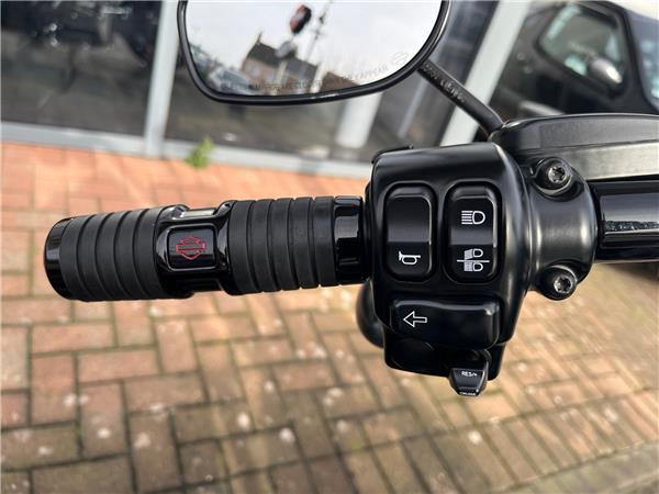 2019 HARLEY-DAVIDSON TOURING FLHRXS ROAD KING SPECIAL