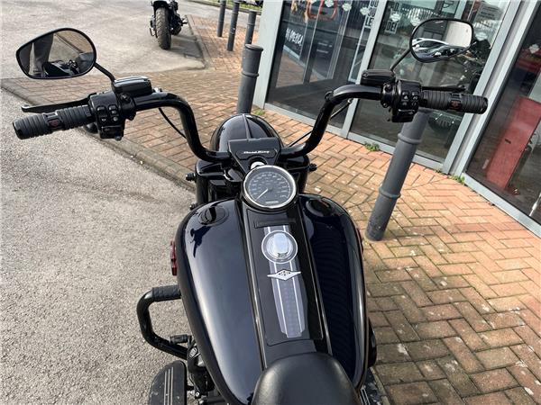 2019 HARLEY-DAVIDSON TOURING FLHRXS ROAD KING SPECIAL