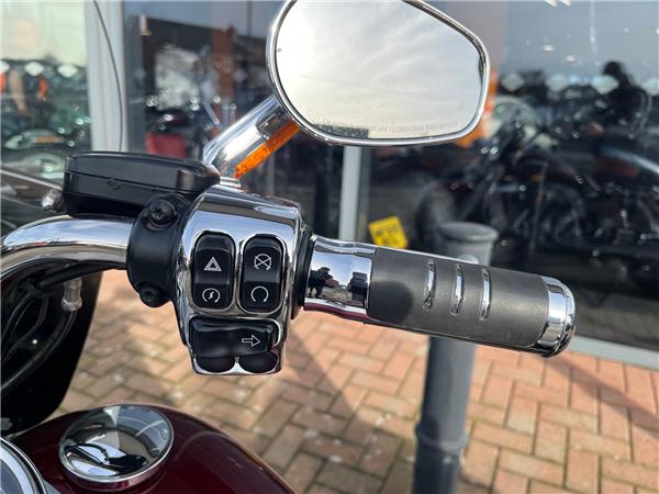 2016 HARLEY-DAVIDSON TOURING FLHRC ROAD KING CLASSIC