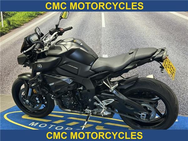  Yamaha MT-10 MT-10
