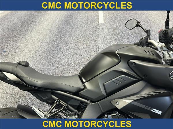 Yamaha MT-10 MT-10