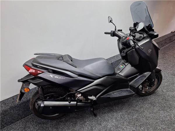 2023 Yamaha XMAX 300