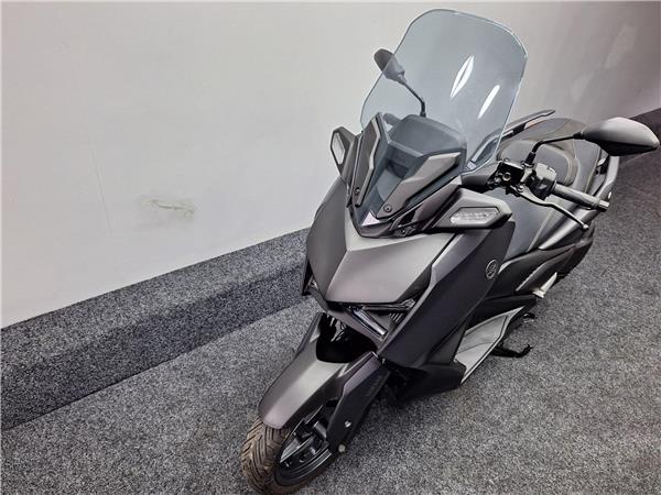 2023 Yamaha XMAX 300