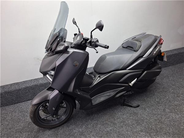 2023 Yamaha XMAX 300