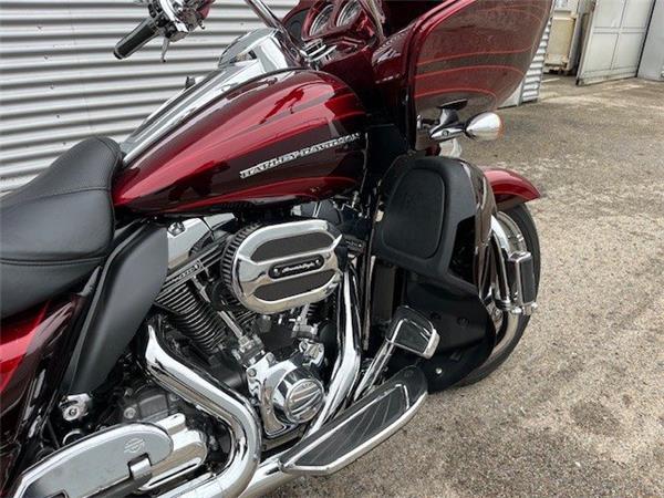 2017 Harley-Davidson CVO Road Glide Ultra FLTRUSE