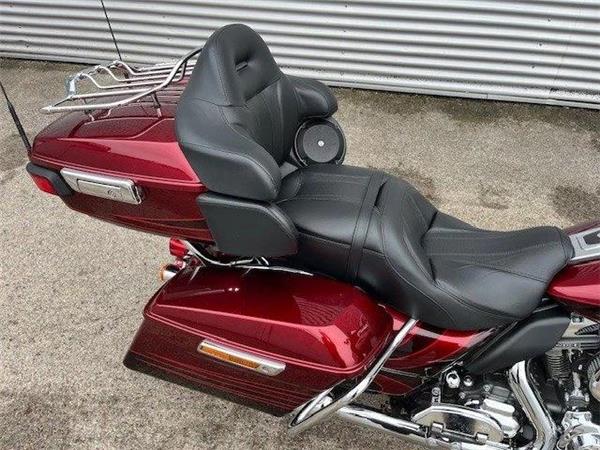 2017 Harley-Davidson CVO Road Glide Ultra FLTRUSE