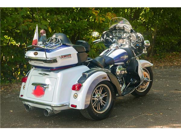 2015 HARLEY-DAVIDSON TRI GLIDE