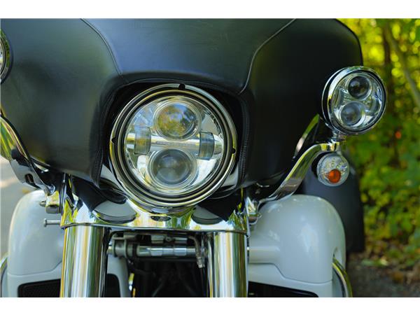 2015 HARLEY-DAVIDSON TRI GLIDE