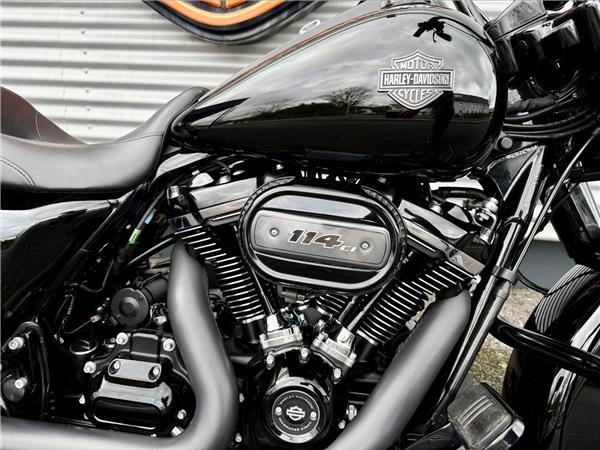 2021 HARLEY-DAVIDSON ROAD KING