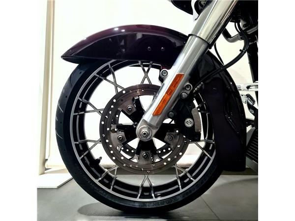 HARLEY-DAVIDSON ROAD GLIDE