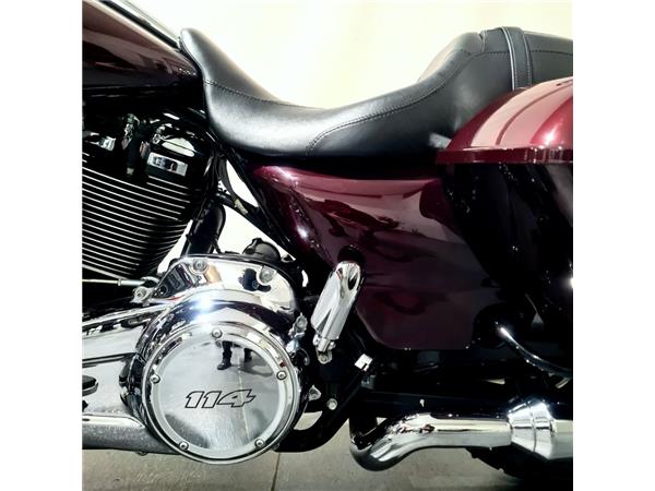 HARLEY-DAVIDSON ROAD GLIDE