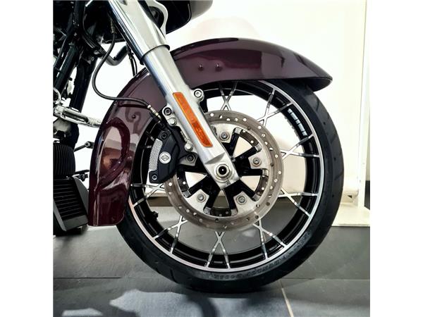 HARLEY-DAVIDSON ROAD GLIDE