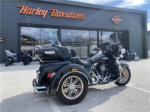 2015 HARLEY-DAVIDSON TRI GLIDE