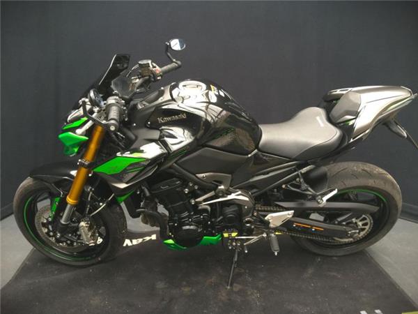2024 Kawasaki Z900 SE PERFORMANCE BLACK/GREEN