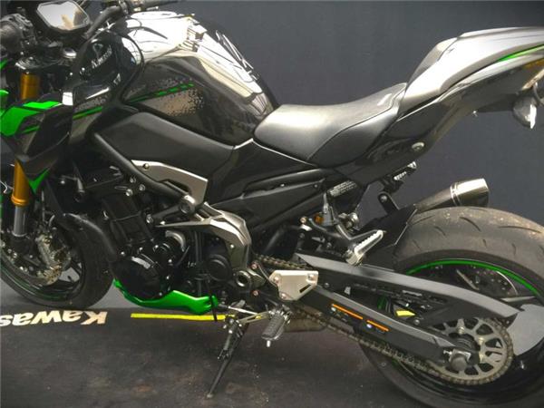 2024 Kawasaki Z900 SE PERFORMANCE BLACK/GREEN