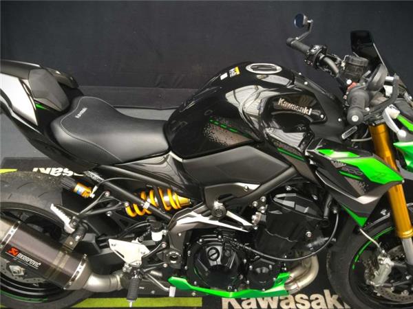 2024 Kawasaki Z900 SE PERFORMANCE BLACK/GREEN
