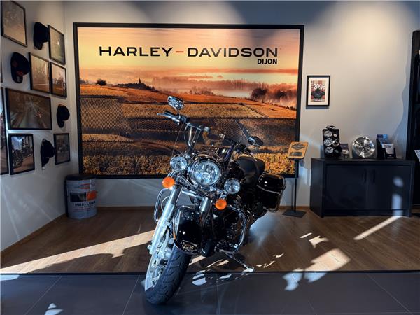 2018 HARLEY-DAVIDSON ROAD KING