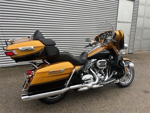 2015 Harley-Davidson CVO Ultra Limited FLHTKSE