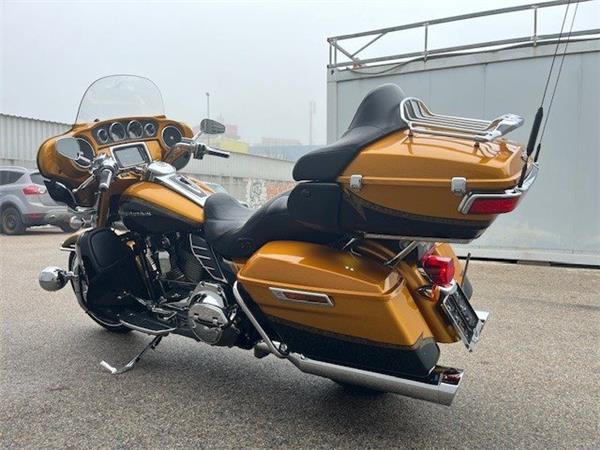 2015 Harley-Davidson CVO Ultra Limited FLHTKSE