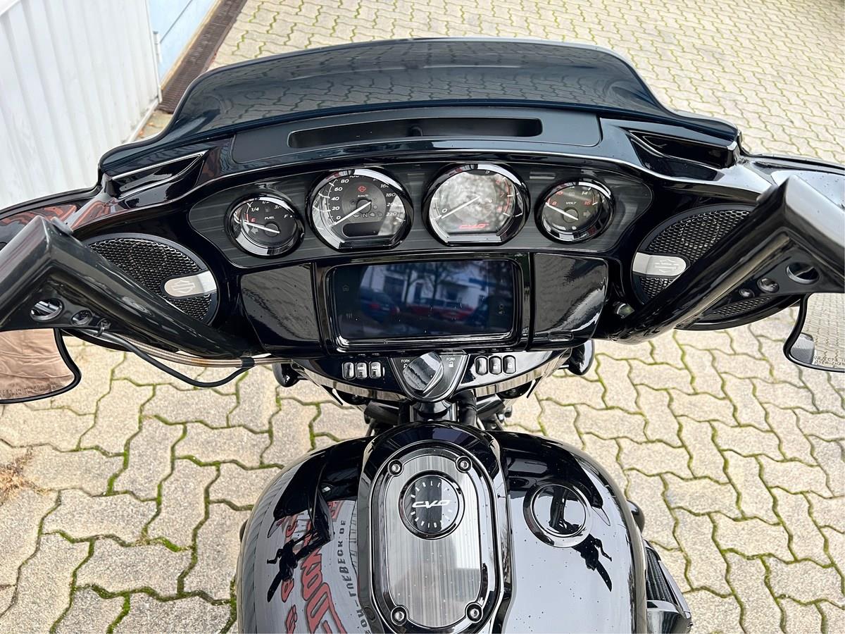 CVO Street Glide 