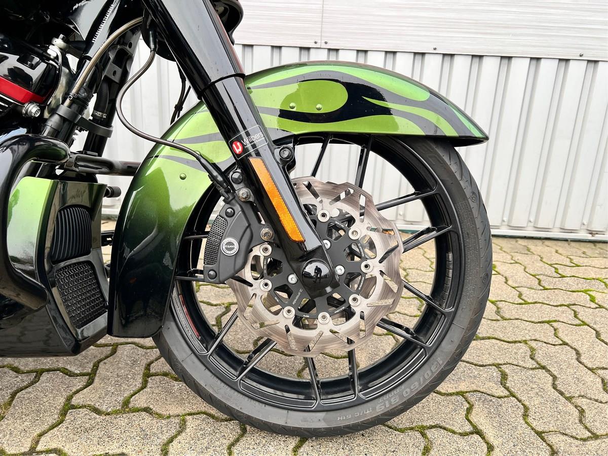 CVO Street Glide 