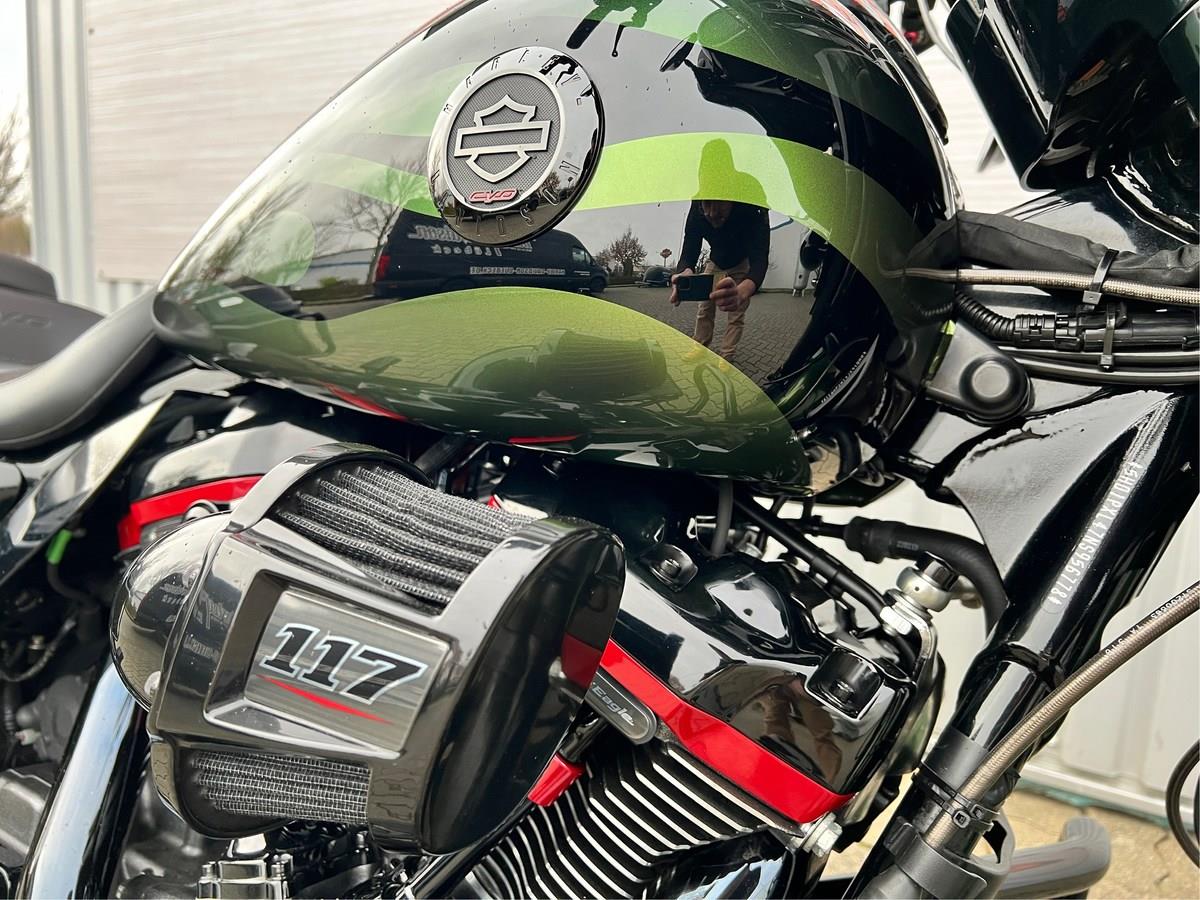 CVO Street Glide 