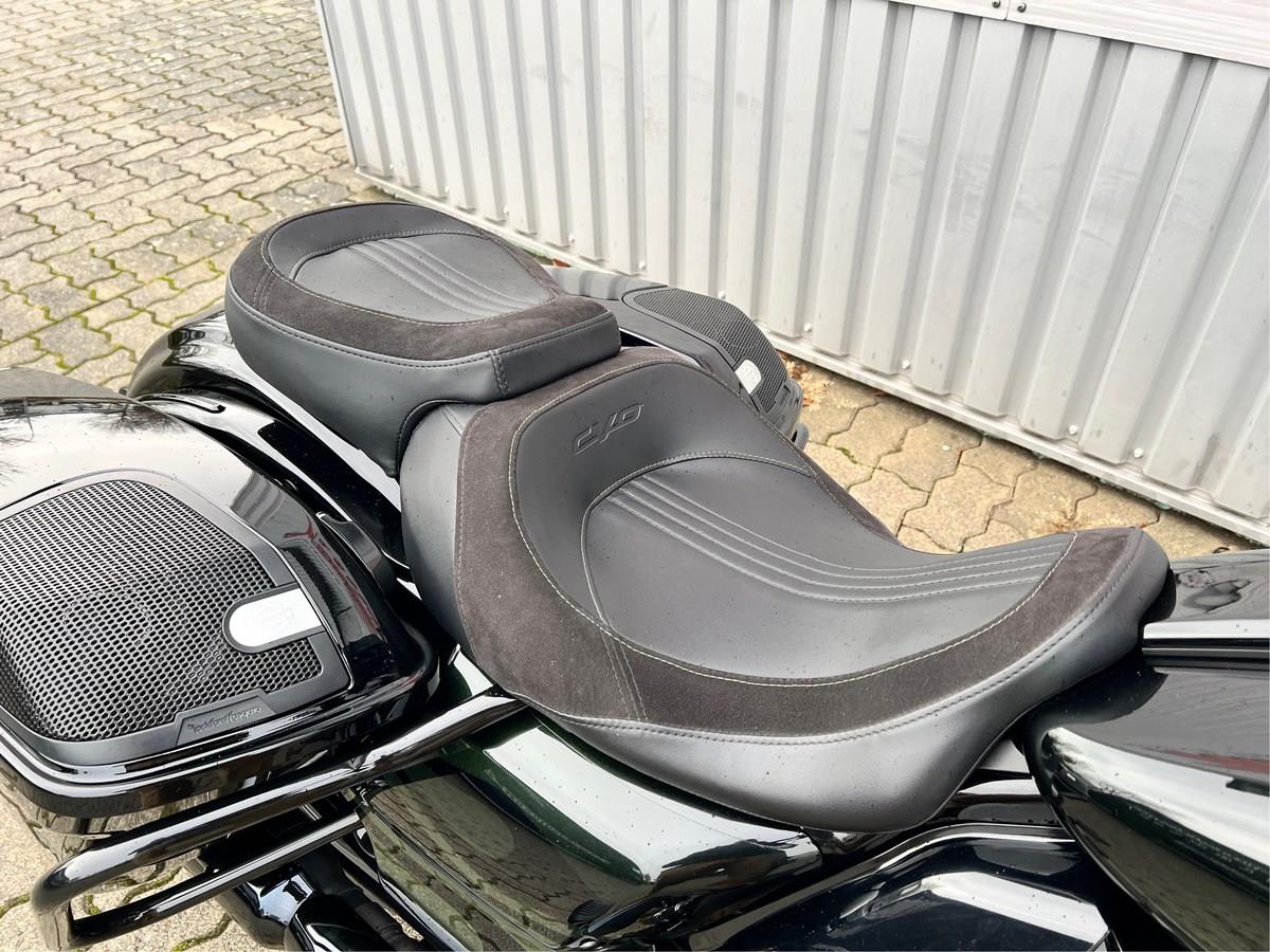 CVO Street Glide 