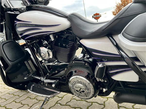 FLHXSE CVO Street Glide 