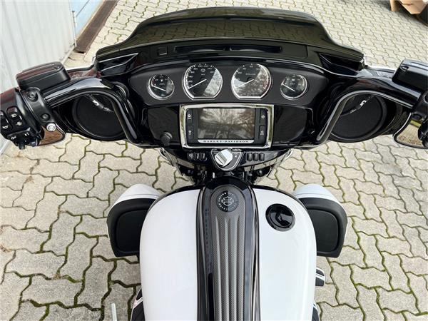 FLHXSE CVO Street Glide 