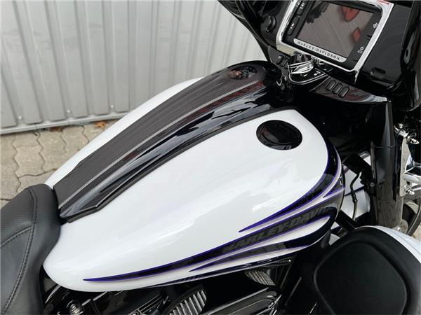 FLHXSE CVO Street Glide 