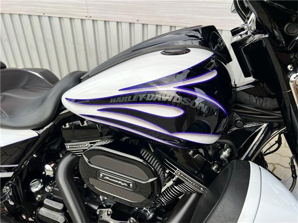 FLHXSE CVO Street Glide 