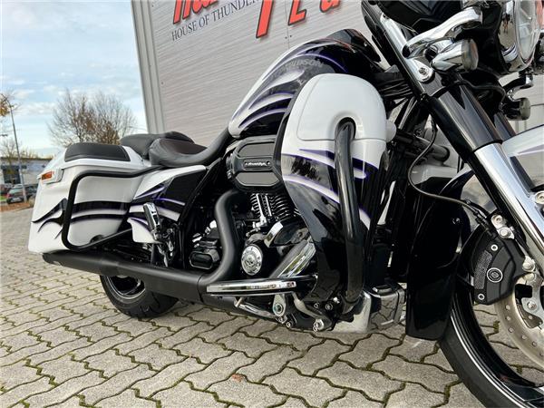 FLHXSE CVO Street Glide 