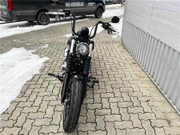 FXBBS Street Bob Jekill&Hyde Auspuff