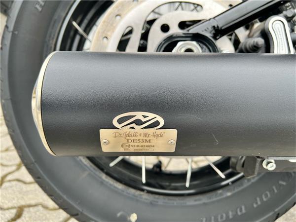 FXBBS Street Bob Jekill&Hyde Auspuff