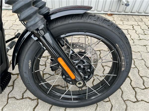 FXBBS Street Bob Jekill&Hyde Auspuff